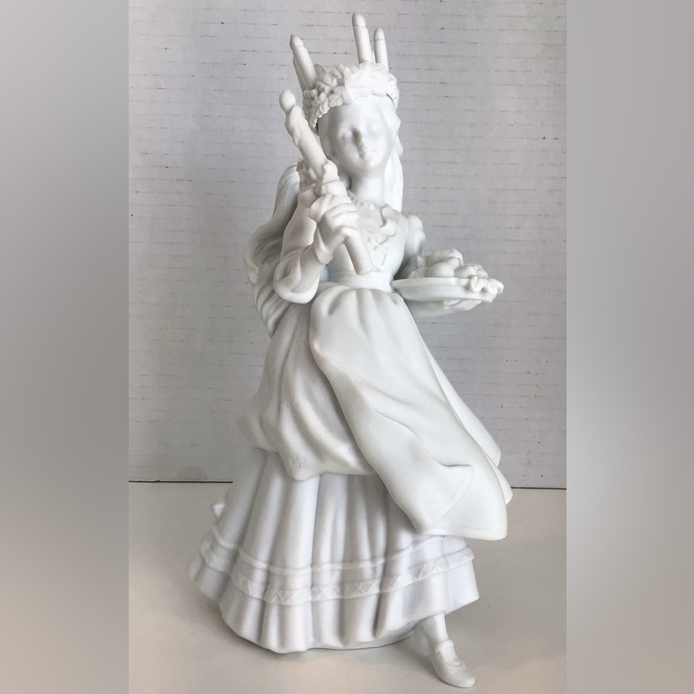Vintage Dept 56 Winter Silhouette Santa Lucia Figurine White Bisque with box